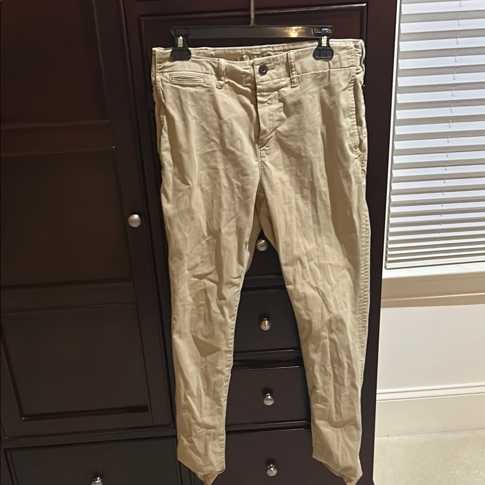 Men’s American Eagle tan pants